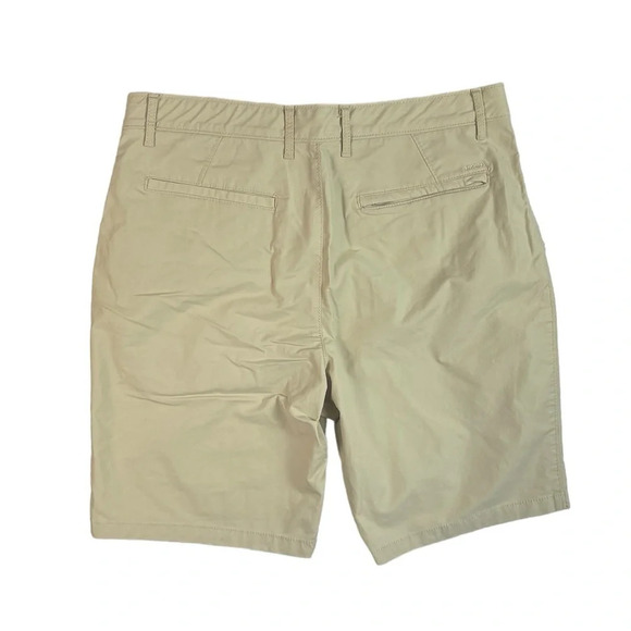 SH685 Men’s Izod Advantage Performance Hybrid Walking Shorts 34 - Picture 3 of 4